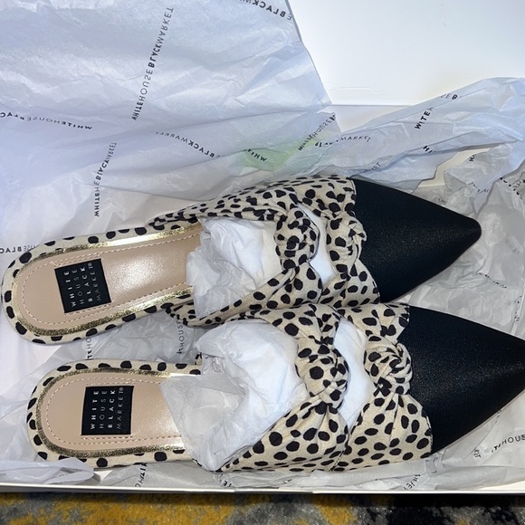 White House Black Market Polka Dot Slide On Loafers NWT 6M - Picture 2 of 3